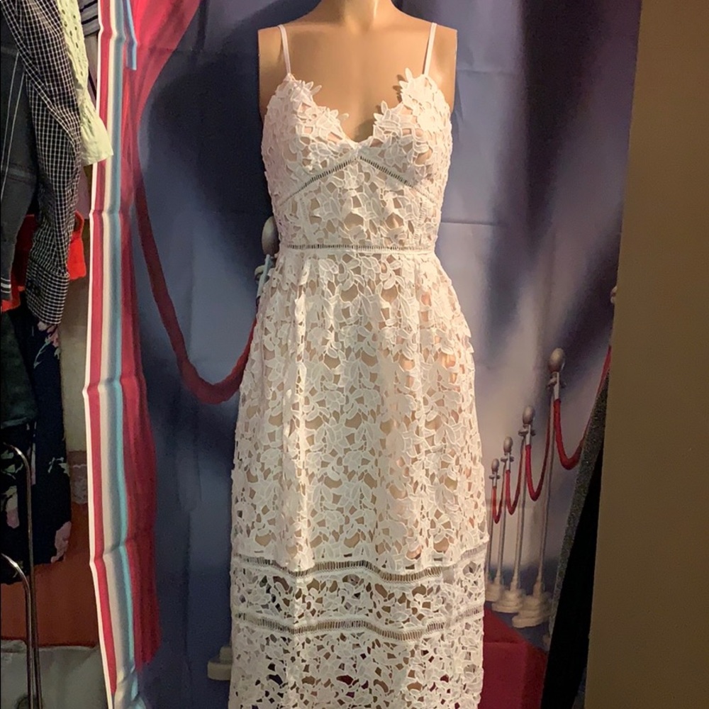 New White lace dress w/ nude lining size med women